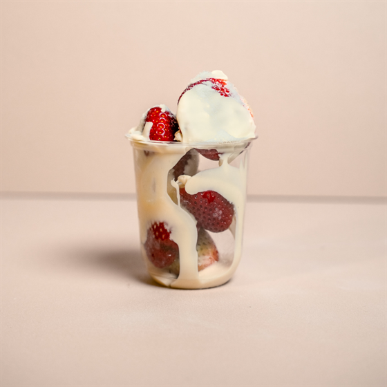 Strawberry Cup - White Chocolate